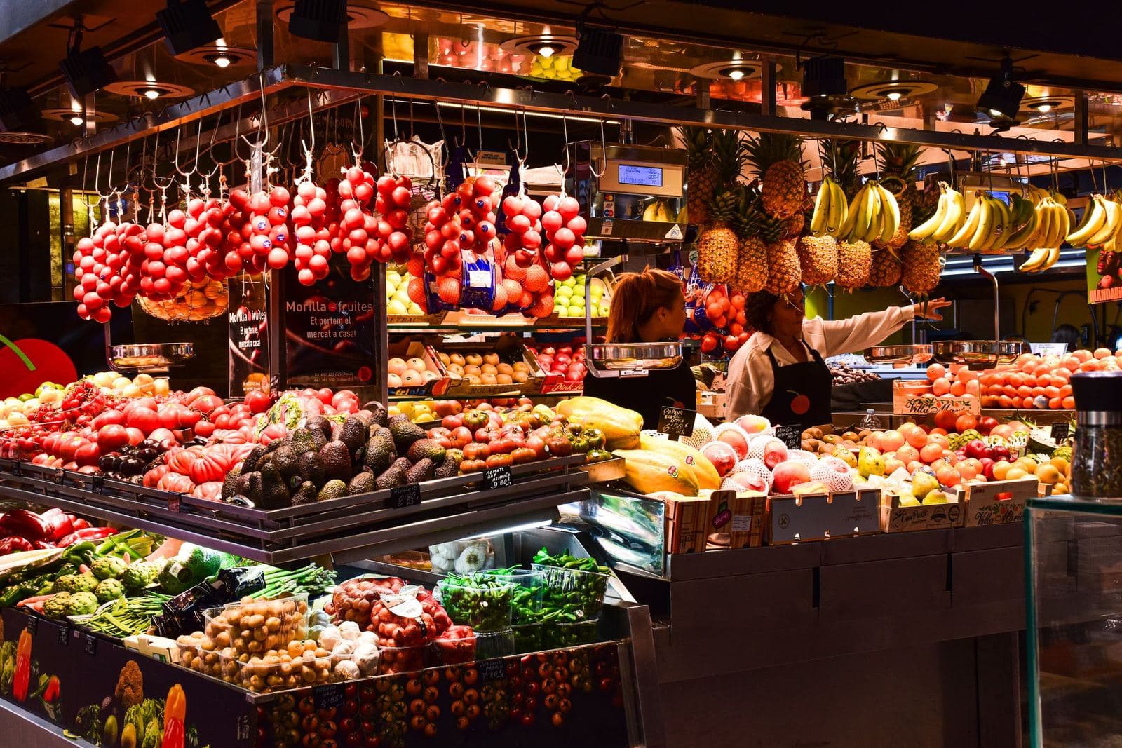 Puesto de fruta en el mercado de La Boqueria, Barcelona