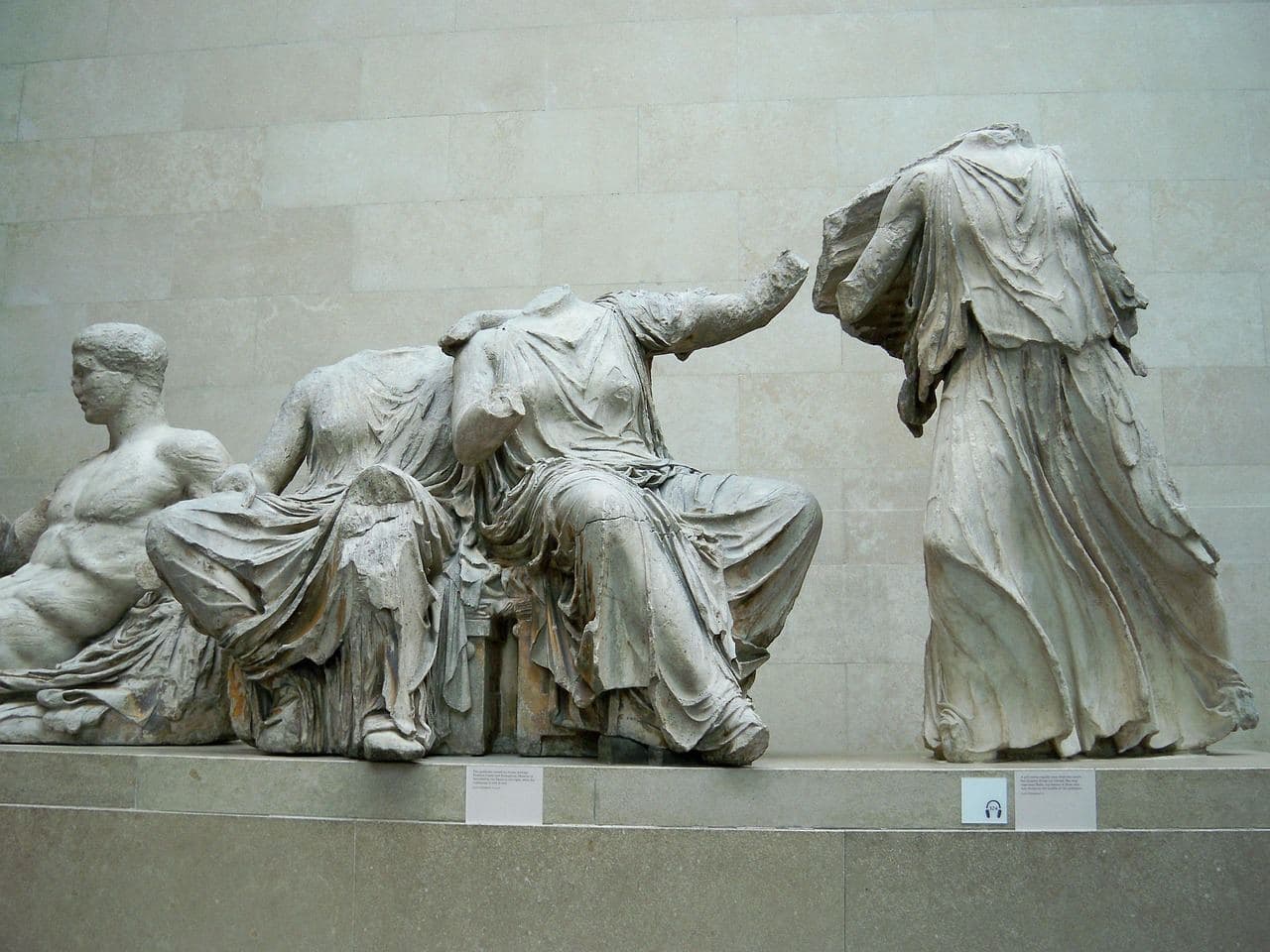 Sculptures de la Grèce antique dans une galerie du British Museum