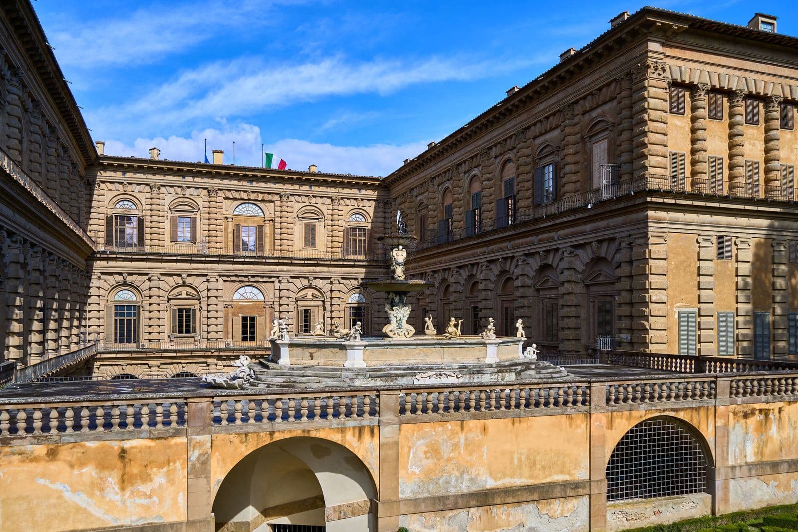 Courtyard of Palazzo Pitti in the sunshine