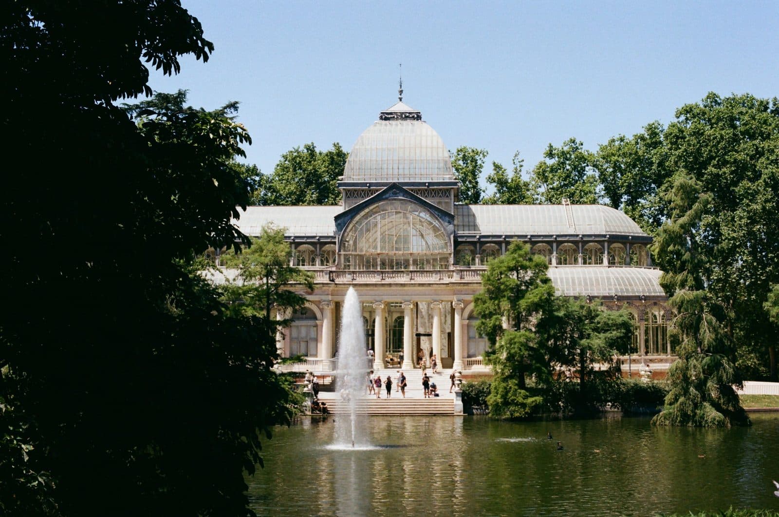 Der Palacio de Cristal im Retiro-Park, ein Ausstellungsort des Museums Reina Sofía