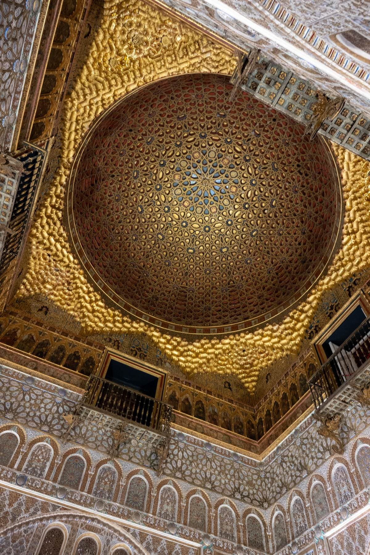 La cúpula dorada del Salón de Embajadores del Real Alcázar