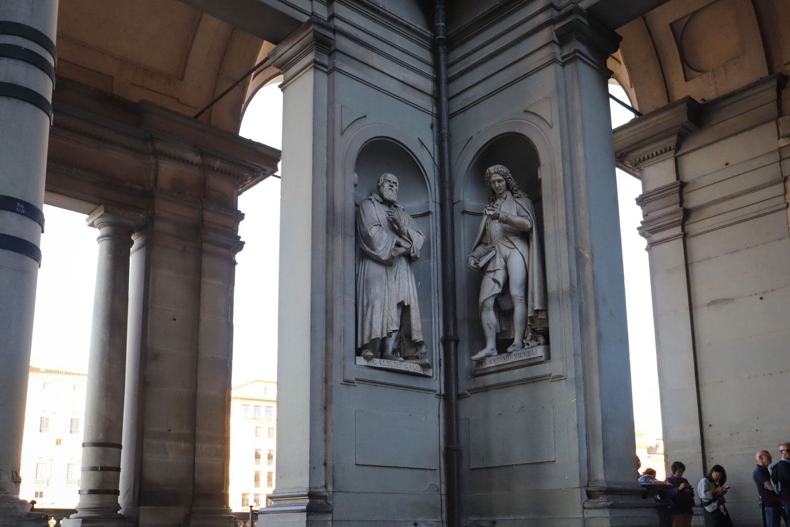 Statues in the niches of the Uffizi colonnade