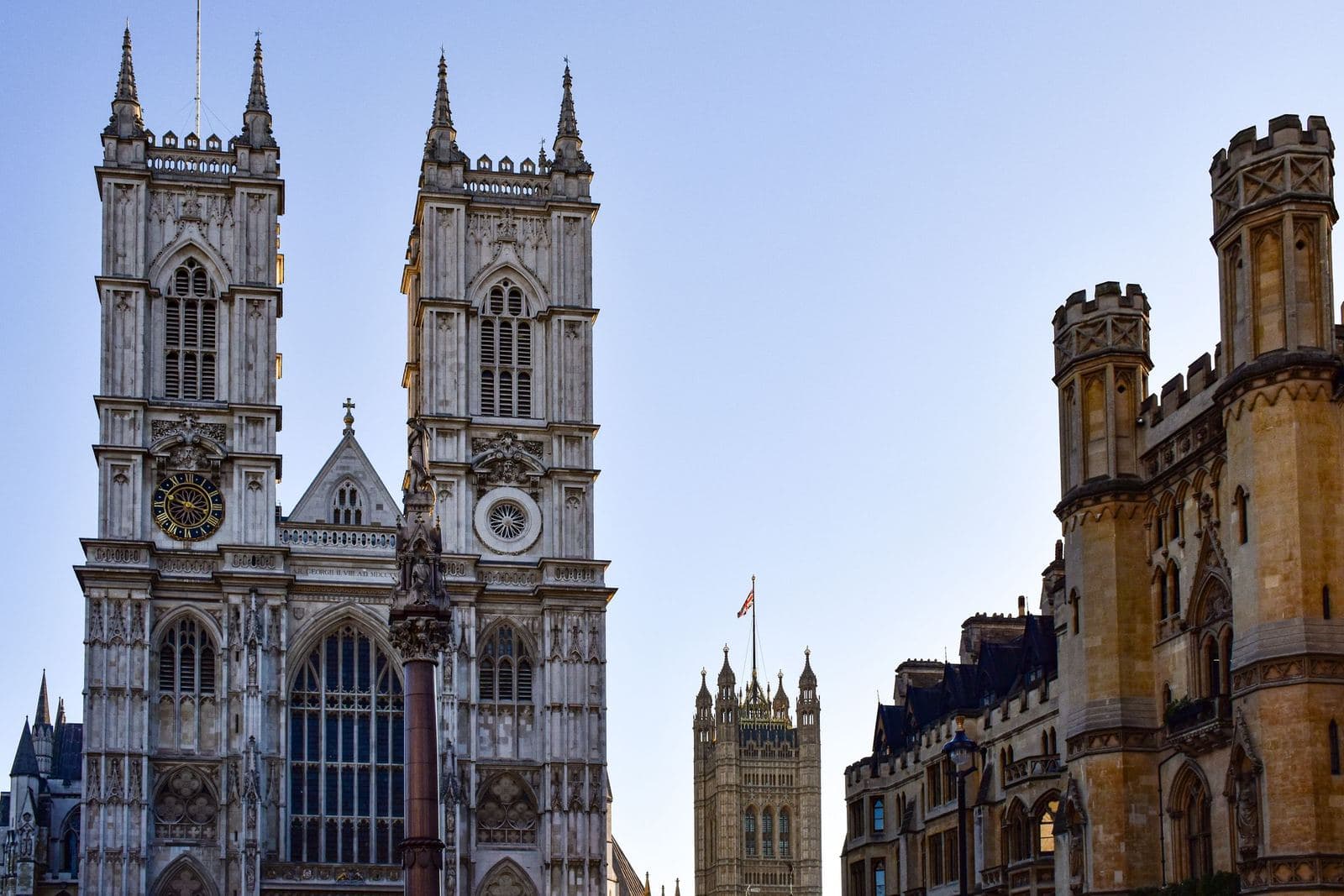 L'Abbazia di Westminster e gli edifici circostanti
